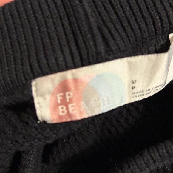 FREE PEOPLE BEACH Hailee Sweater set
S/M - Picture 6 of 7